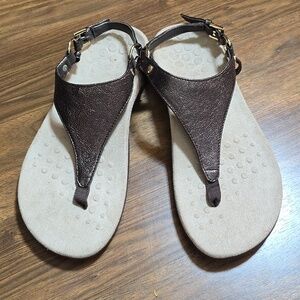 Vionic Kirra Thong Sandal - Bronze Metallic